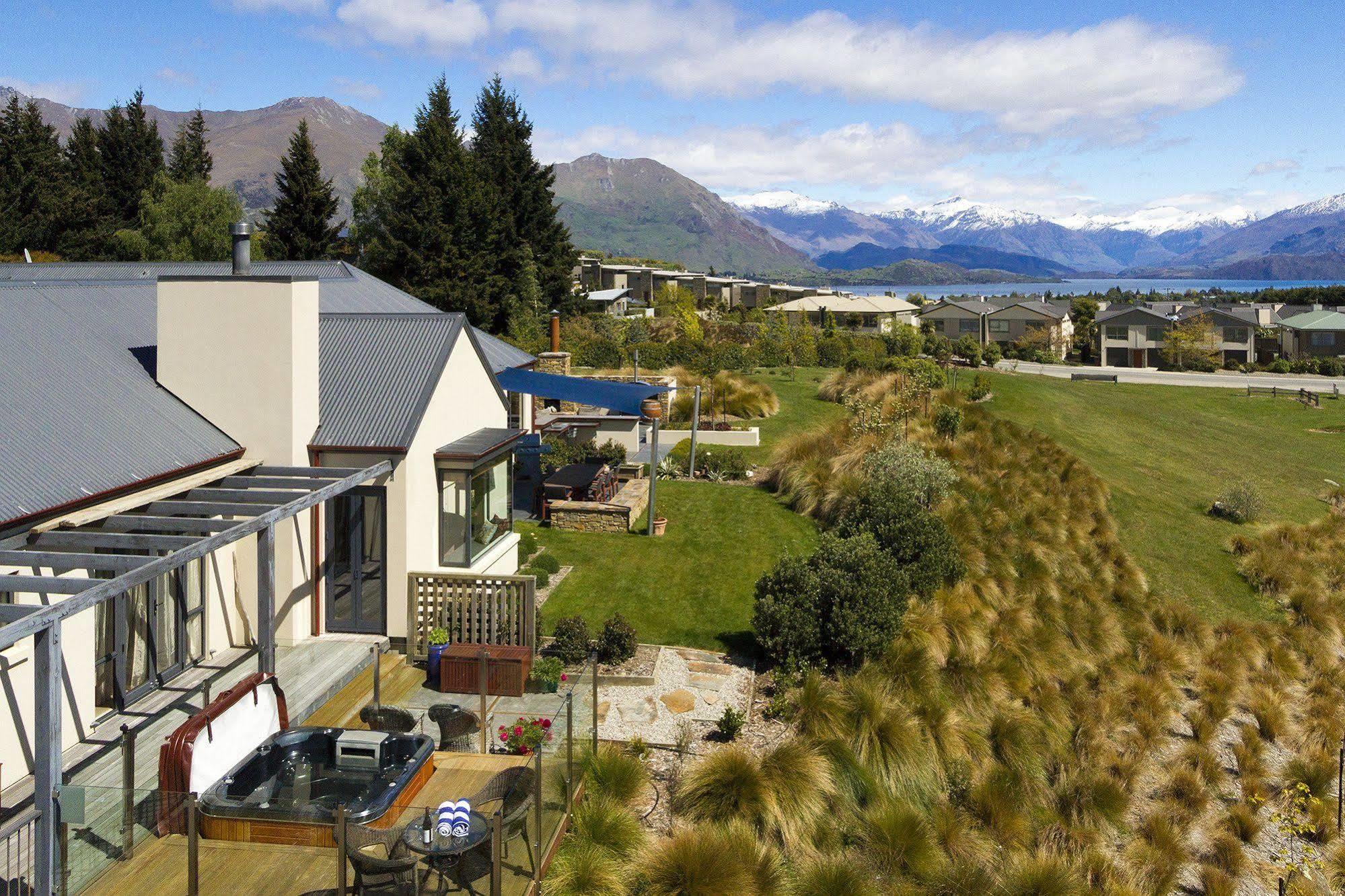 Alpine Peaks Apartment Ванака Екстер'єр фото
